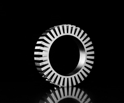 非晶纳米晶材料的饱和磁感应强度与哪些实际应用相关